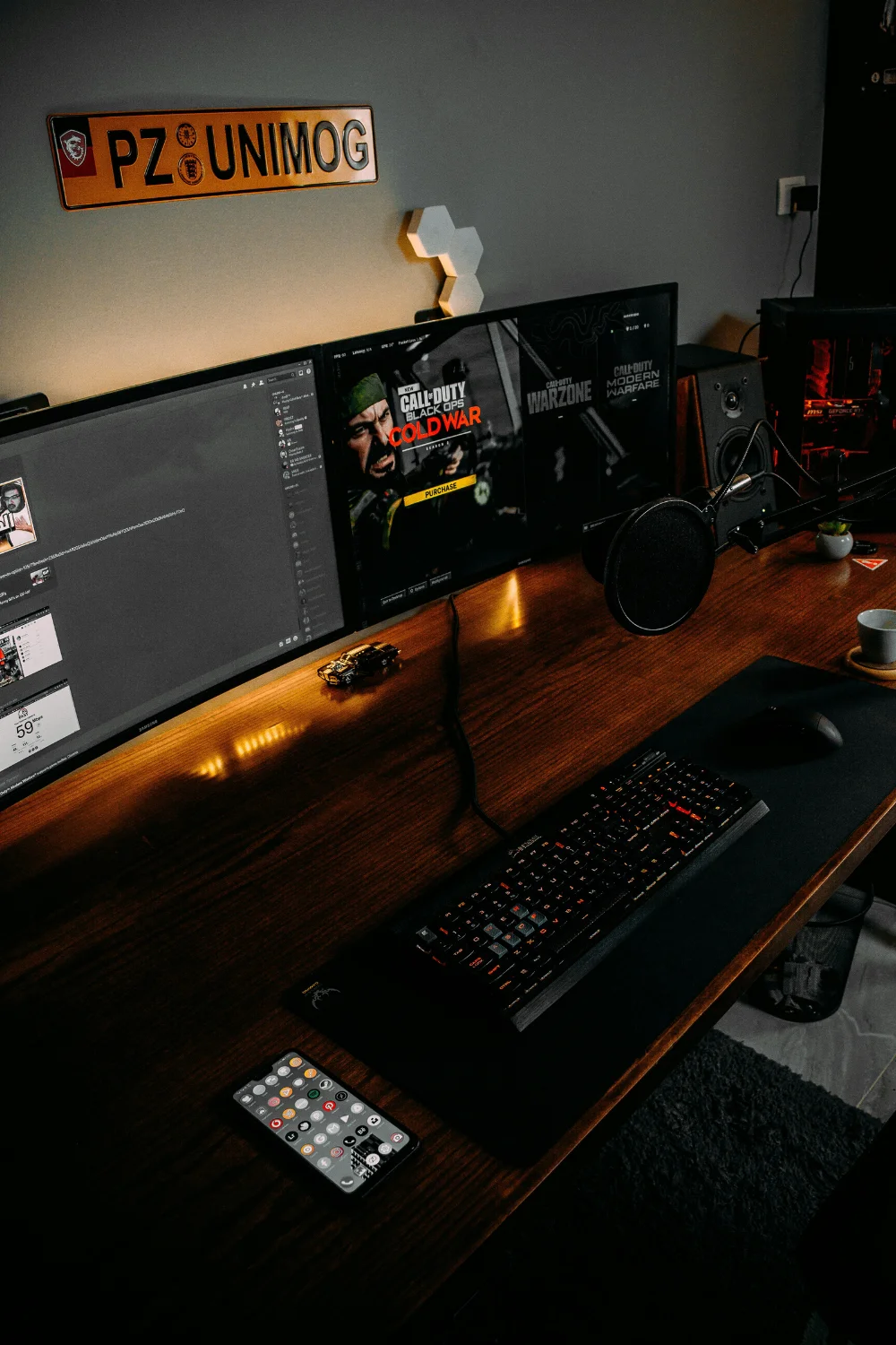 11 Gaming Decor Ideas That’ll Make Your Room Look Like a Pro Streamer’s 5 gaming room accessories