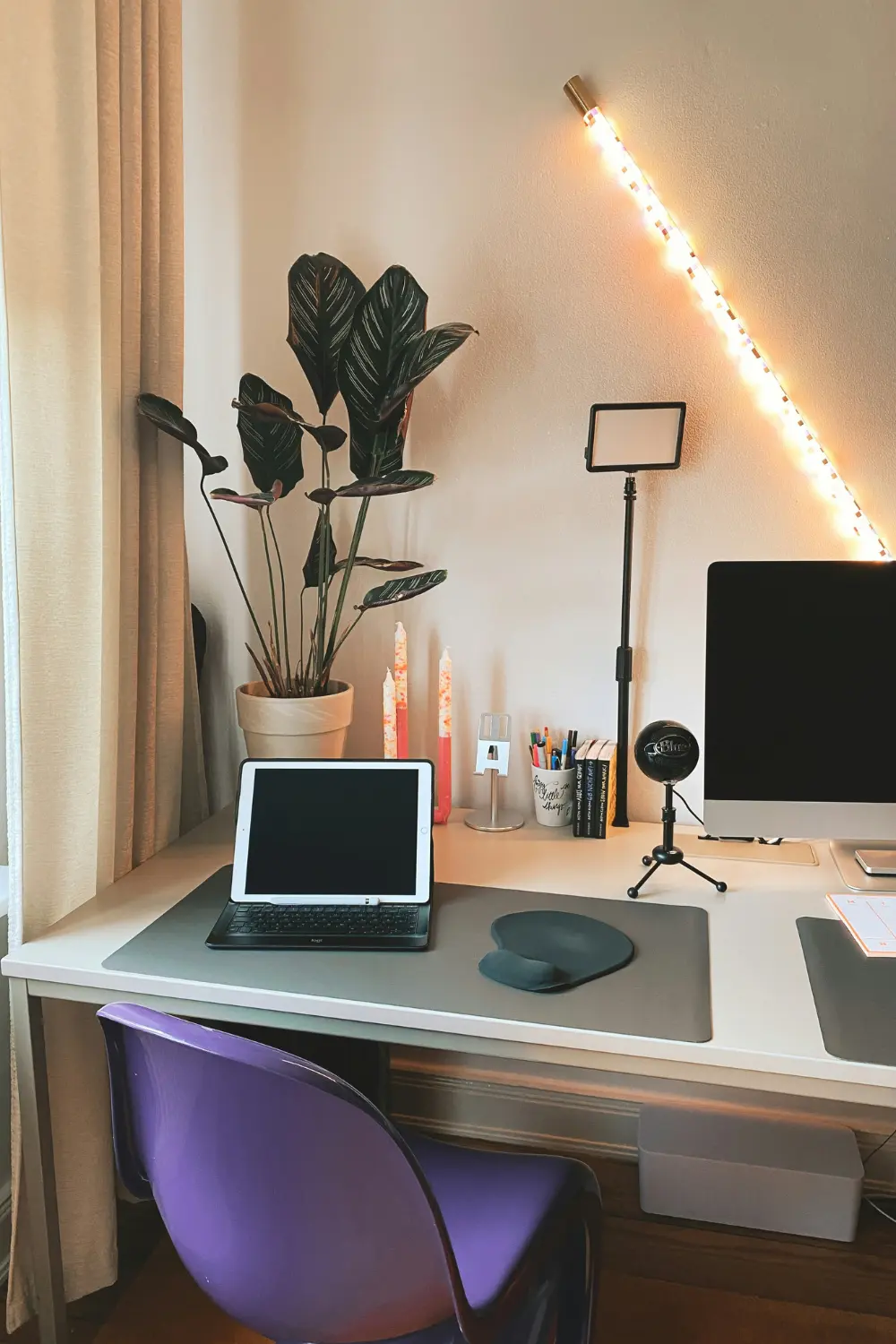 11 Space-Efficient Small Home Office Ideas You'll Love 16 a small office