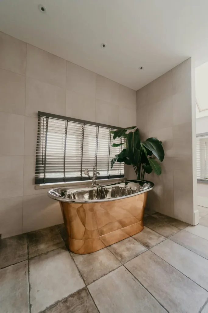 15 Stunning Minimalist Bathroom Ideas You’ll Love 5 minimalist sink