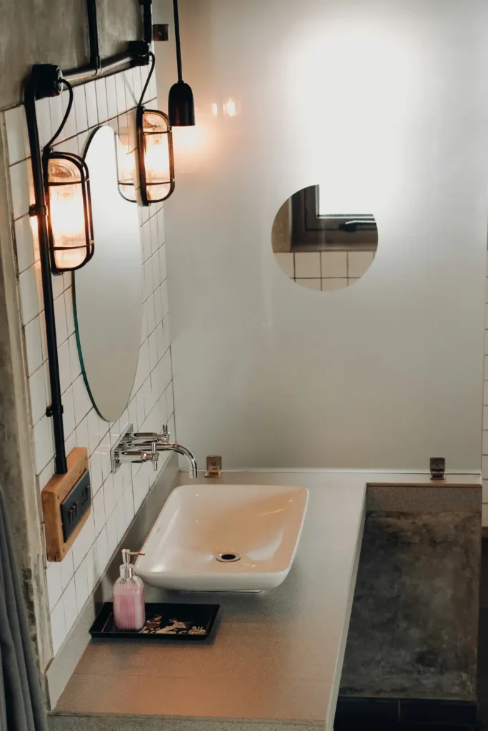 15 Stunning Minimalist Bathroom Ideas You’ll Love 3 minimalist toilet