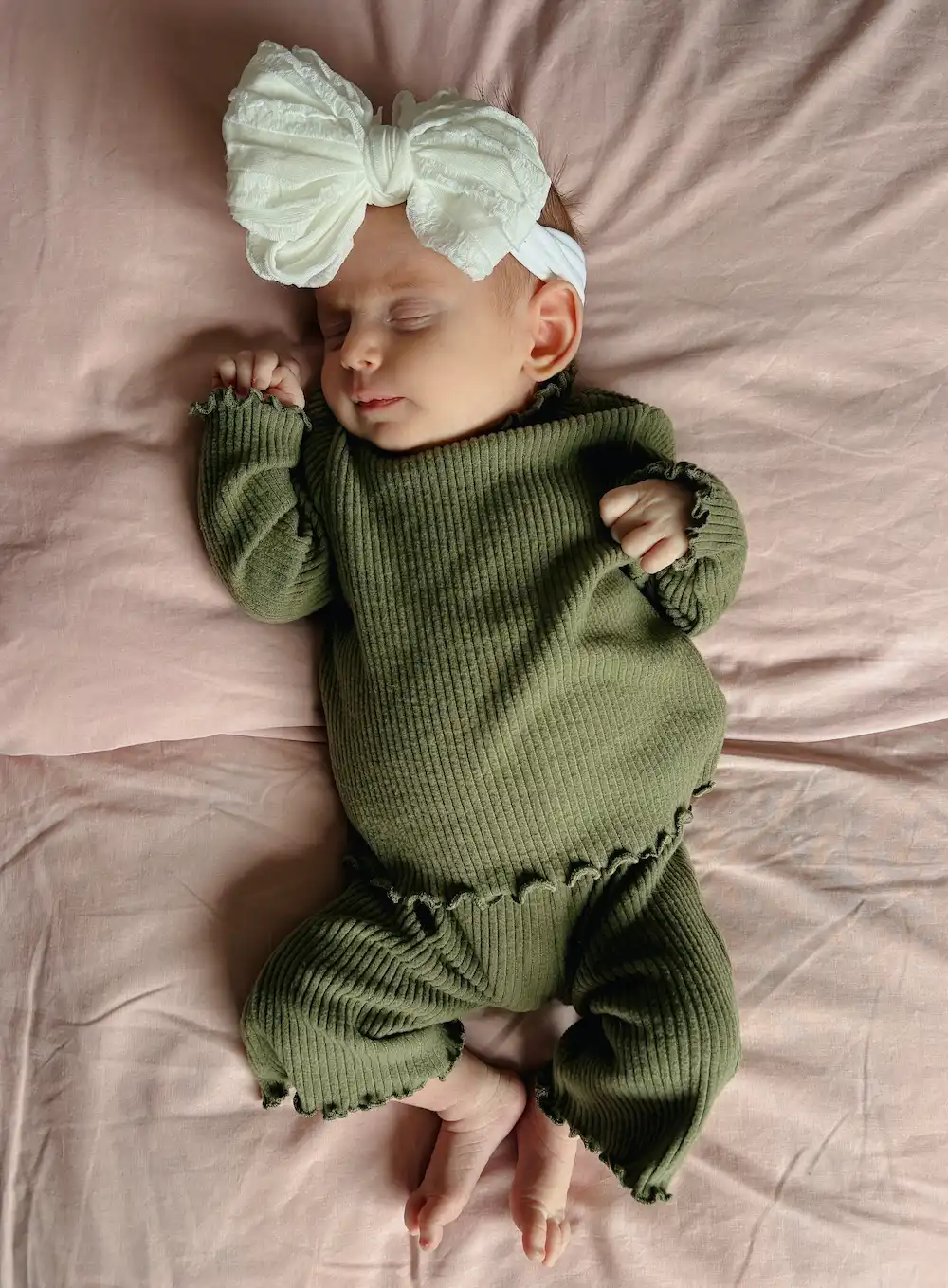 Top 12 Baby Outfits: The Cutest and Most Comfortable Picks 8 baby outfits