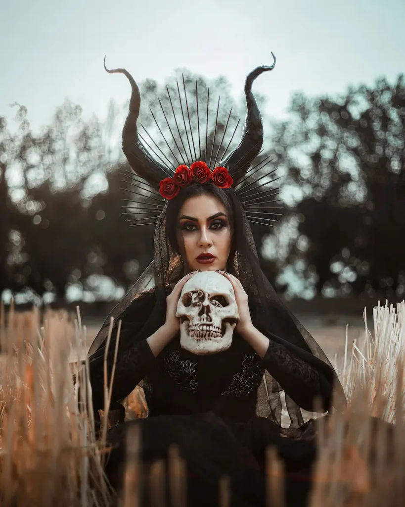 13 Unique Halloween Costumes to Stand Out in 2025 35 morticia addams costume