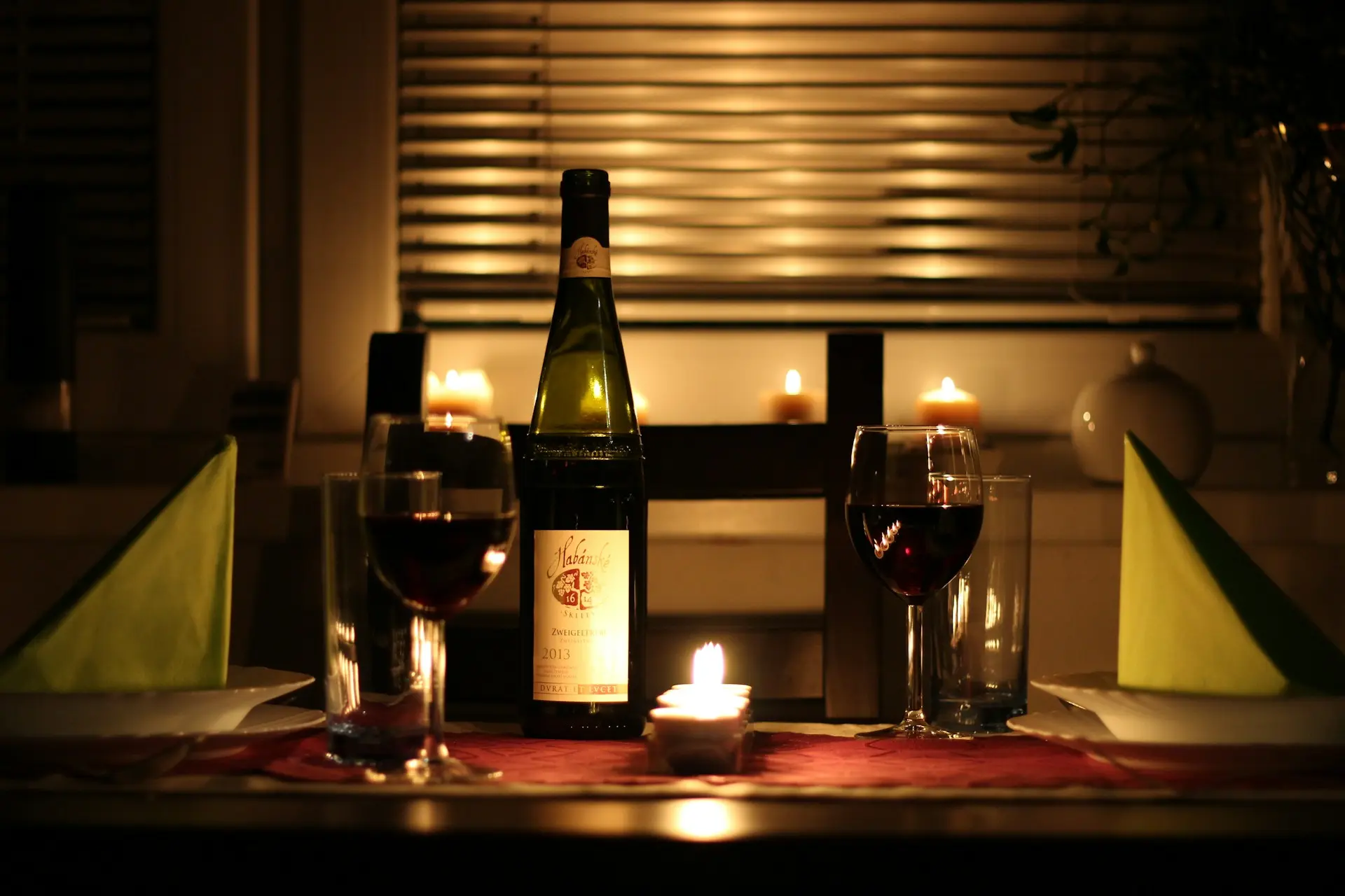 20 Cozy At-Home Date Ideas for Rainy Days 21 indoor date ideas
