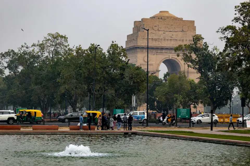10+ Best Places to Visit in Delhi for First-Time Travelers 13 India Gate and Rajpath