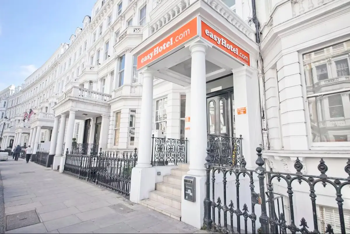 12 Affordable Hotels in London England That Are Amazing 15 The easyHotel, South Kensington