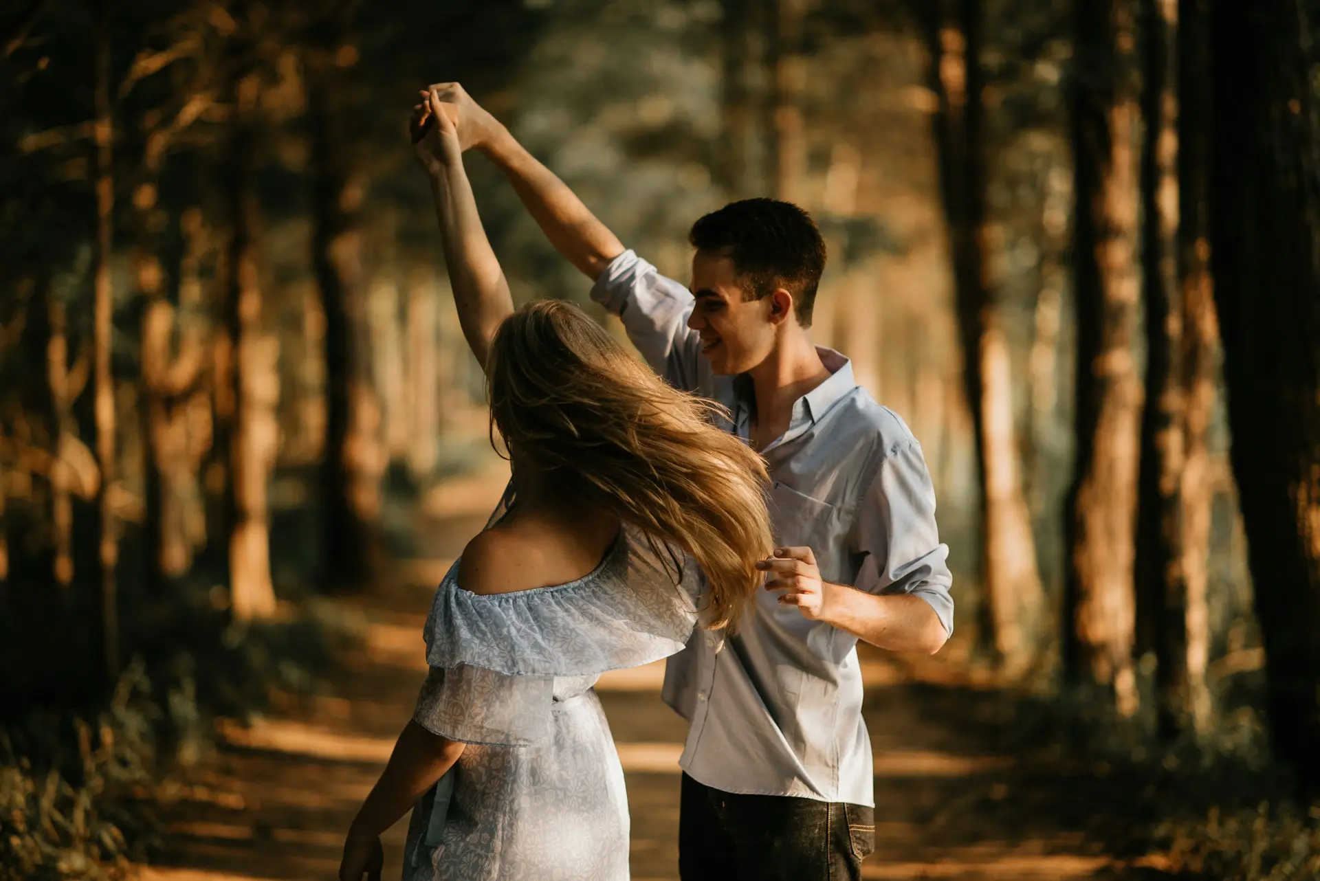 20 Subtle Signs Someone Truly Loves You 12 how to tell if he loves you