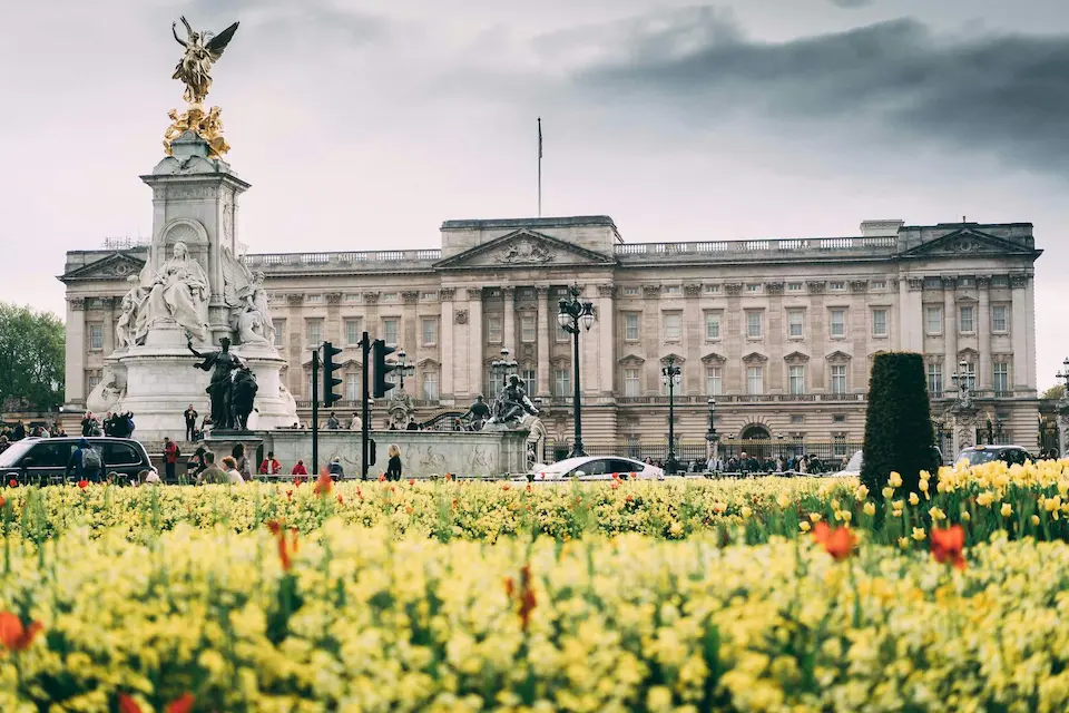 London in 72 Hours: Can't-Miss Stops for First-Time Travelers 9 Buckingham Palace