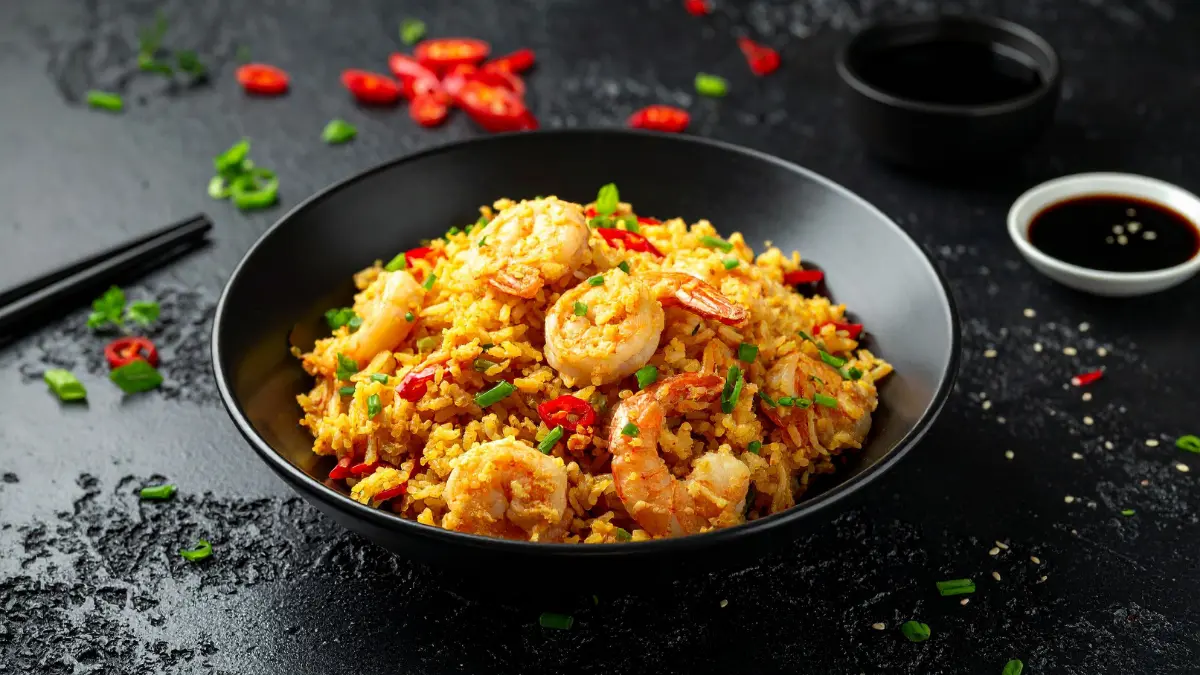 30 Easy Low-Calorie Meals to Start Your Weight Loss Journey 11 Cauliflower Fried Rice
