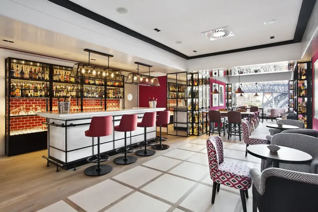hotels in porto