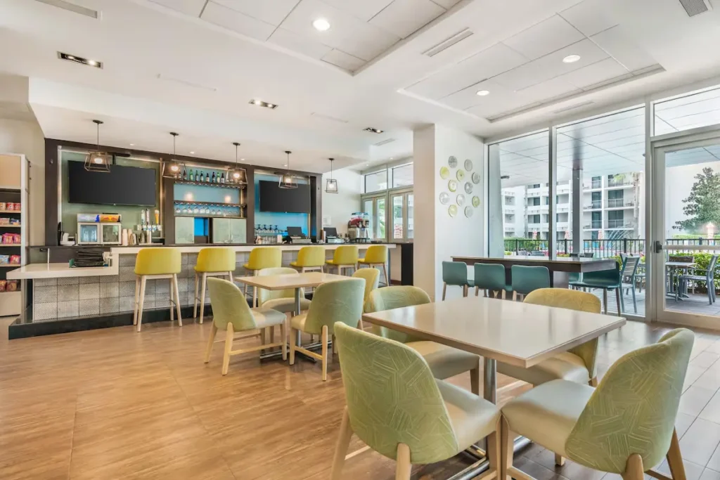 Holiday Inn Orlando Disney Springs® Holiday Inn Orlando Disney Springs®