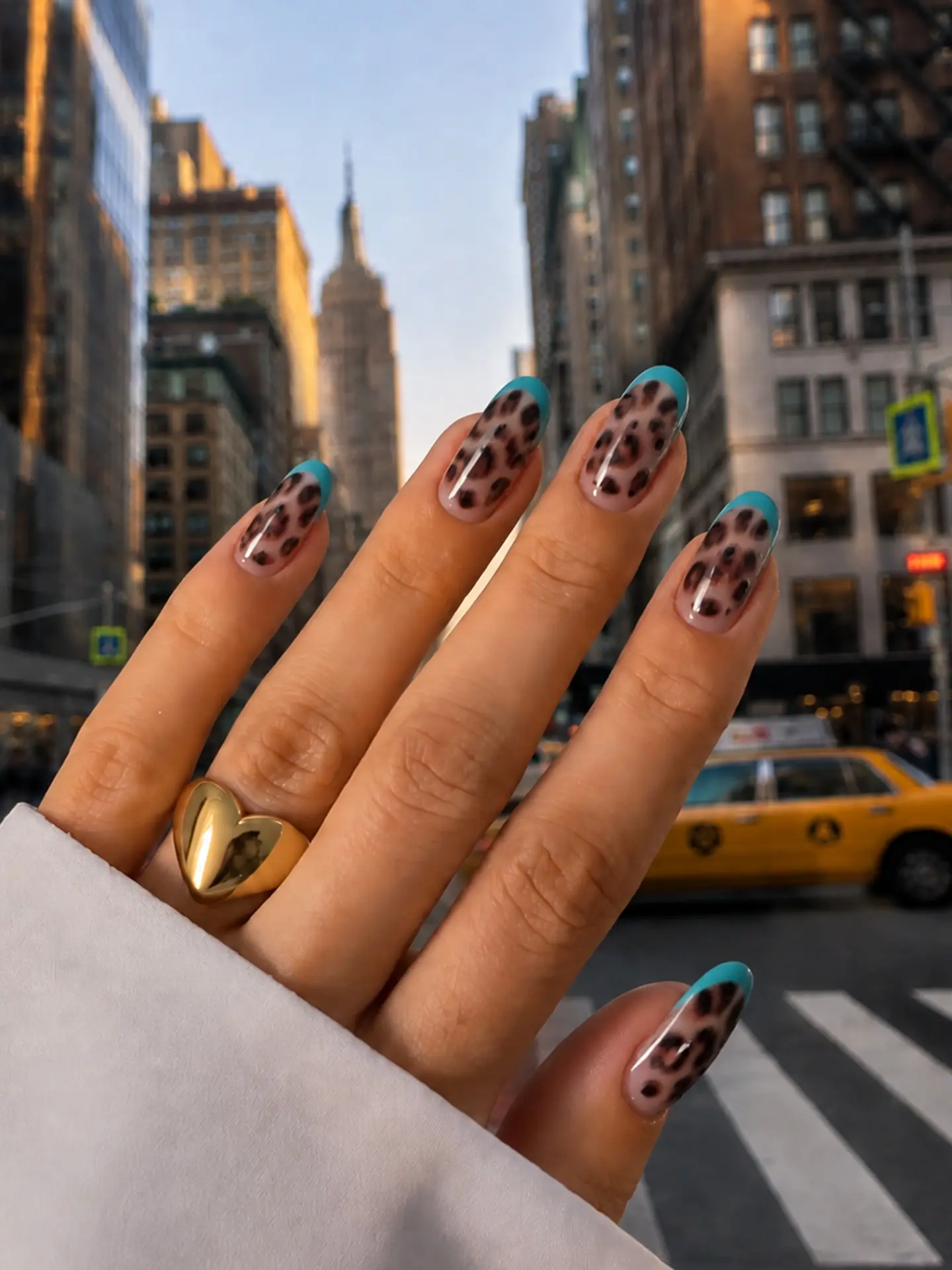august simple nails ideas 6