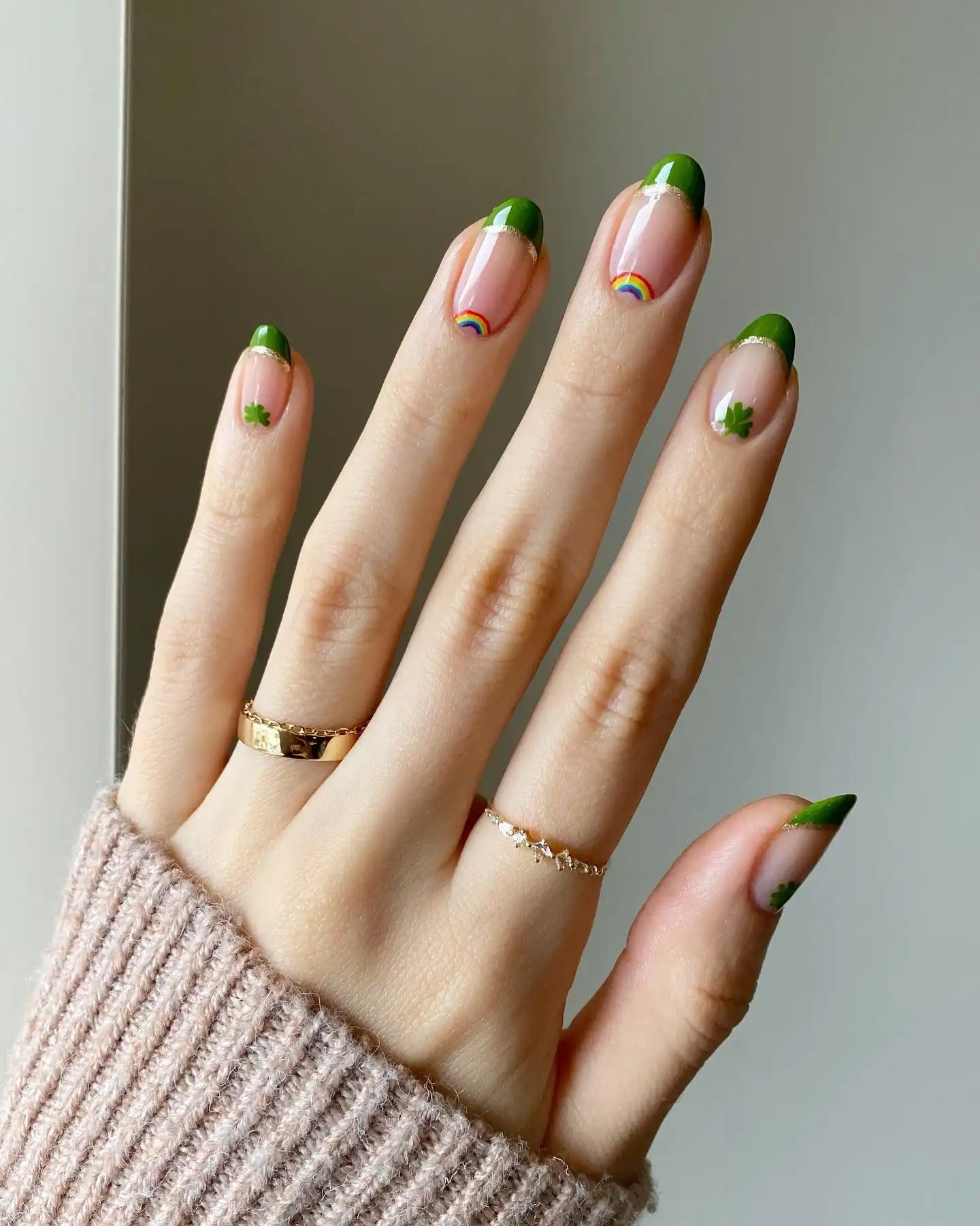 nails that match a green dress 3