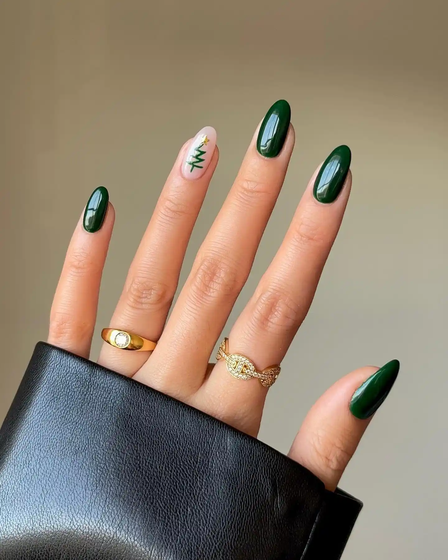 nails that match a green dress 4