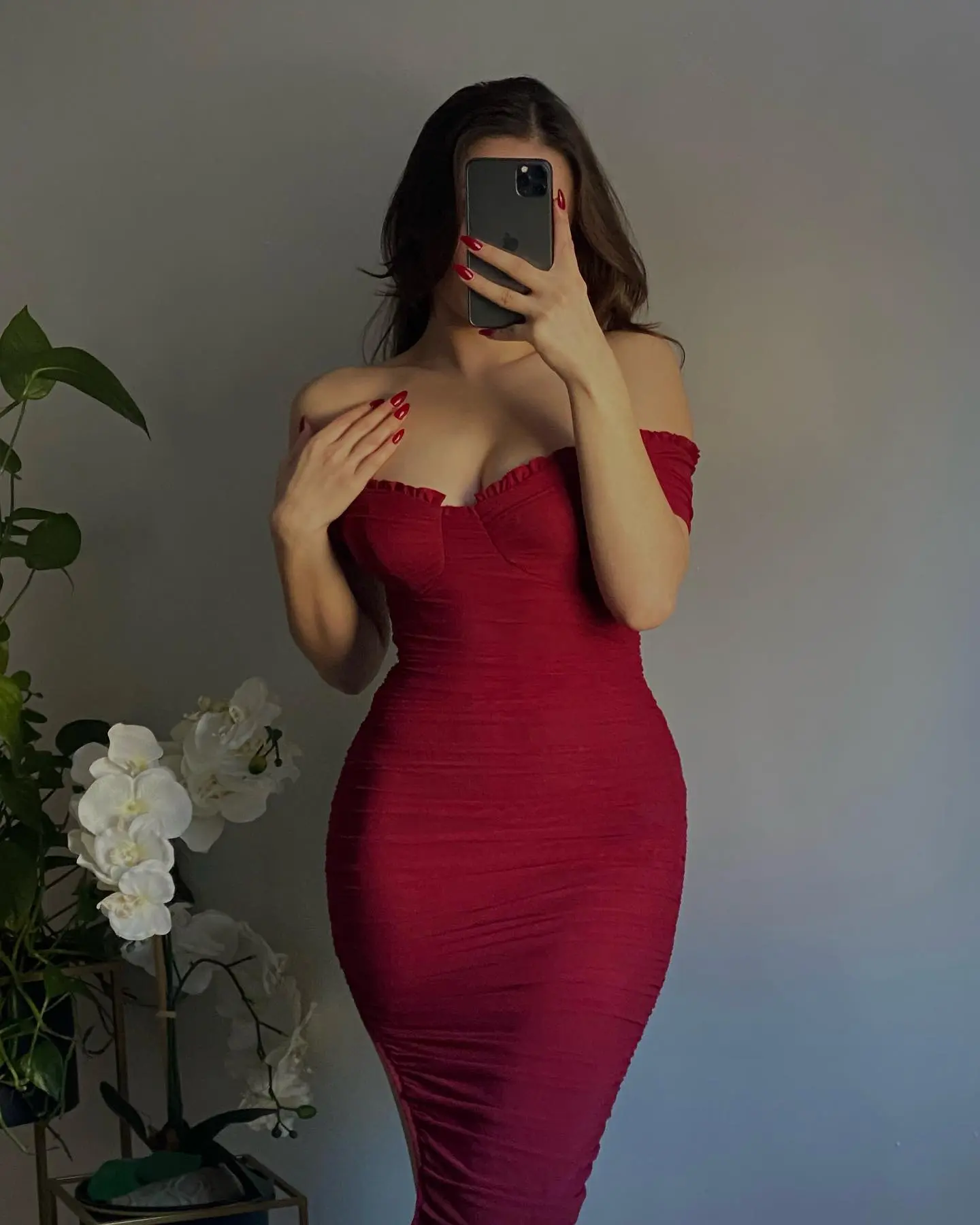 nails that would match a red dress 1