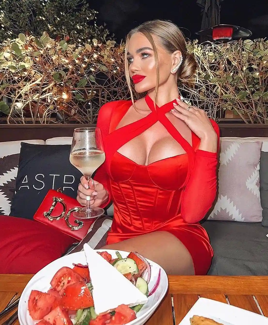 nails that would match a red dress 3
