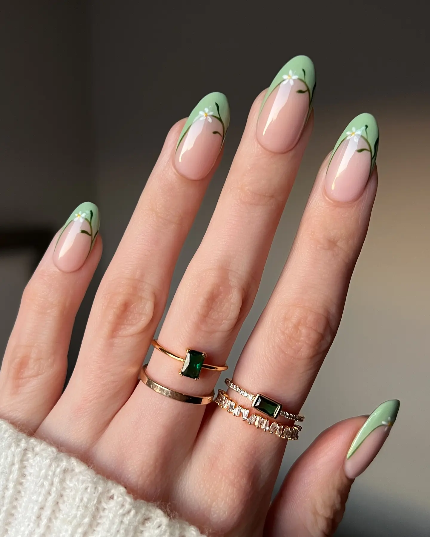 nails to match green dress 3