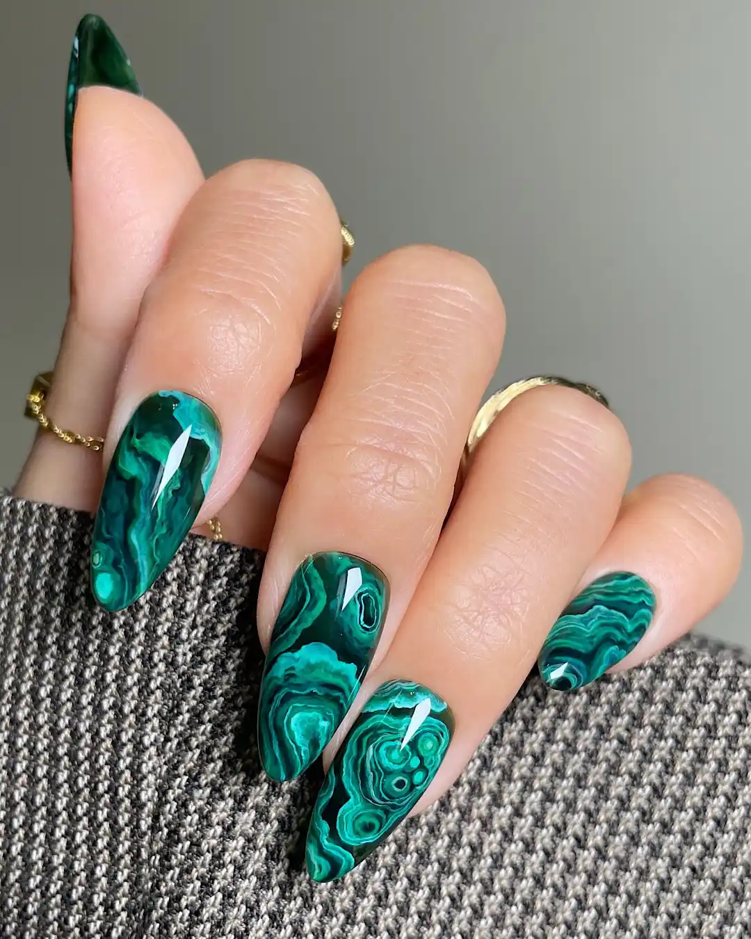 simple nails ideas for august 2