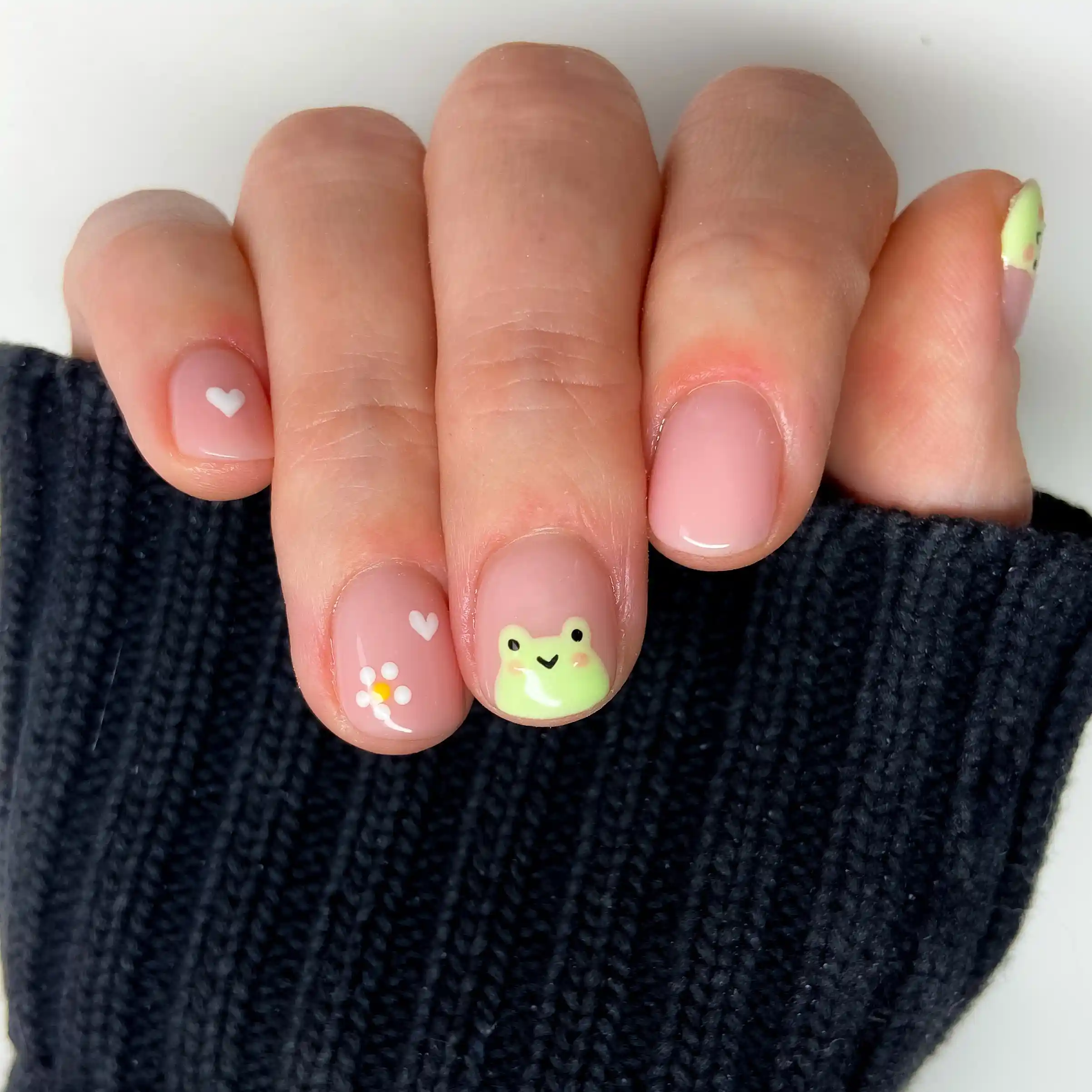 cute korean nails 8