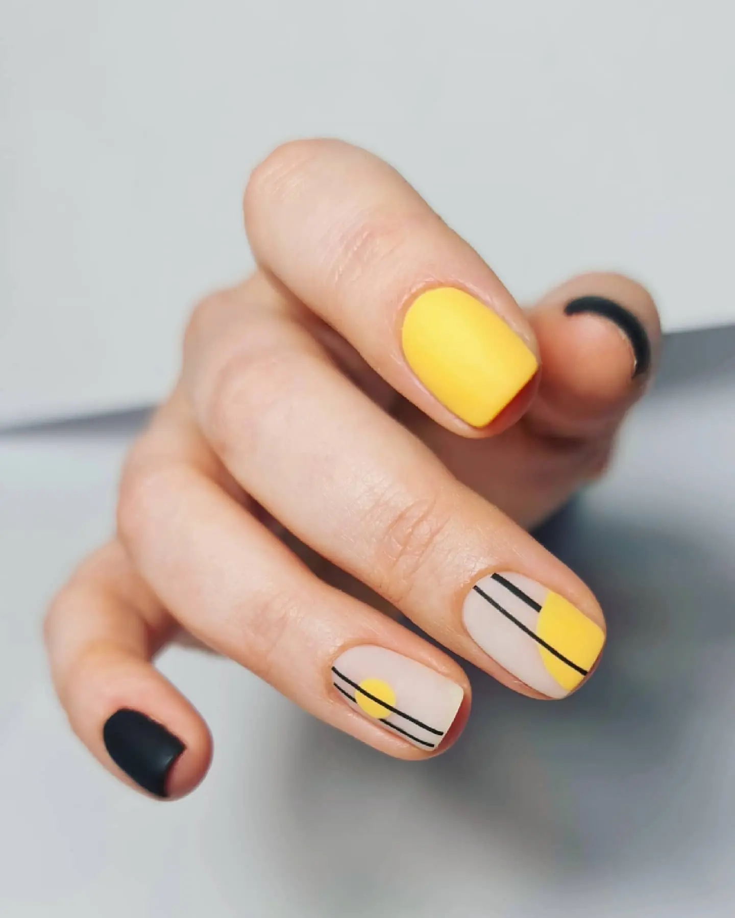 nail design ideas yellow 3