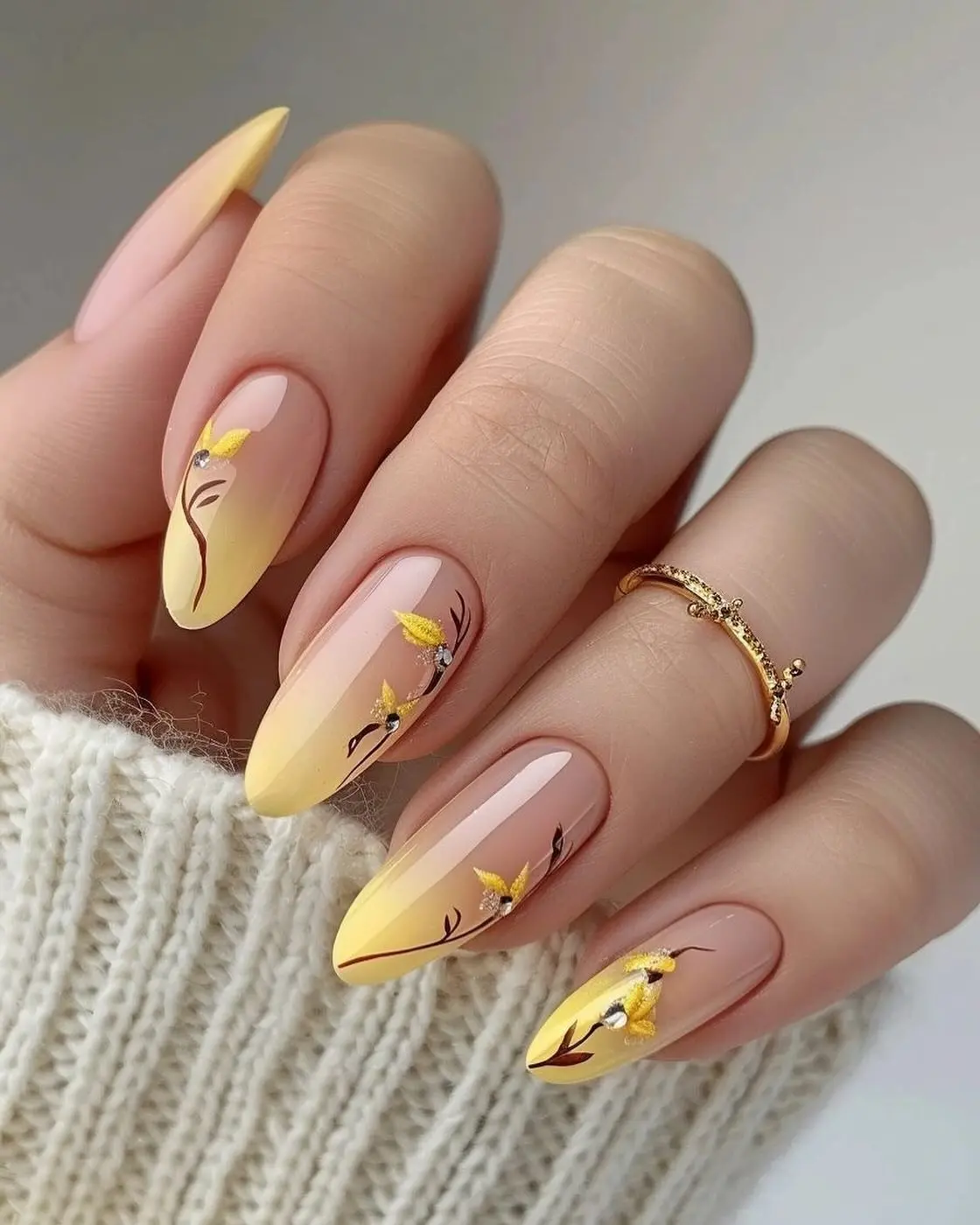 nail design ideas yellow 4