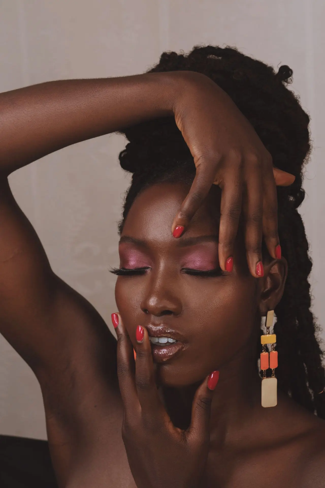 deep burgundy nails dark skin 2