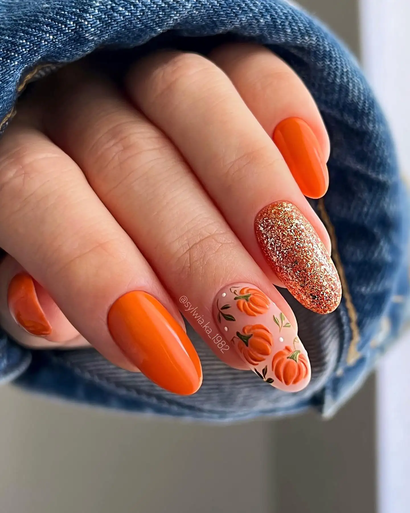 nails to match orange dress 7