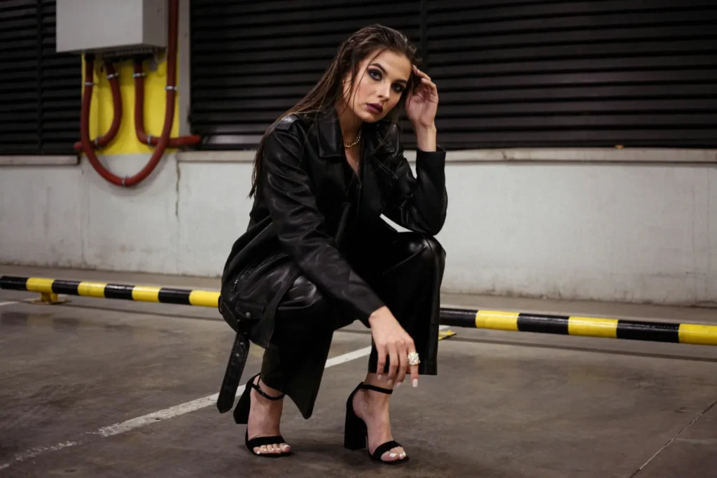 what color shoes can you wear with a black dress 2 1