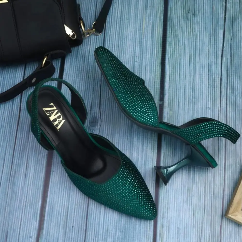 what color shoes can you wear with a black dress 2
